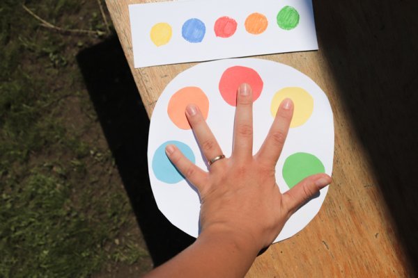 Domácí montessori hra na poznávání barev