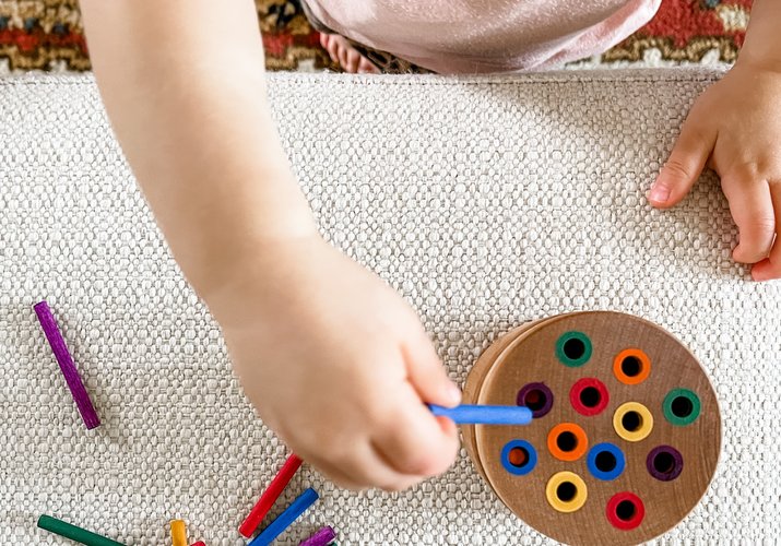 Vlastná výroba Montessori hračiek a pomôcok: ako na to?>