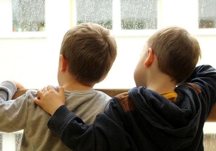 Tipy, čo robiť s deťmi, keď vonku prší>